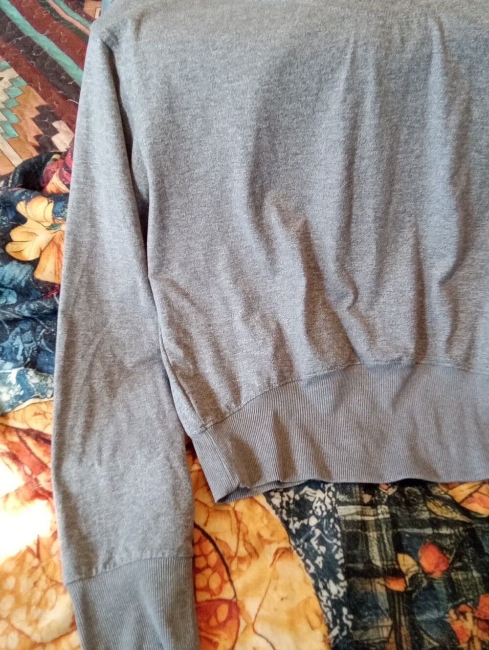 #677 Gray Crewneck Sweatshirt - Classic Pullover